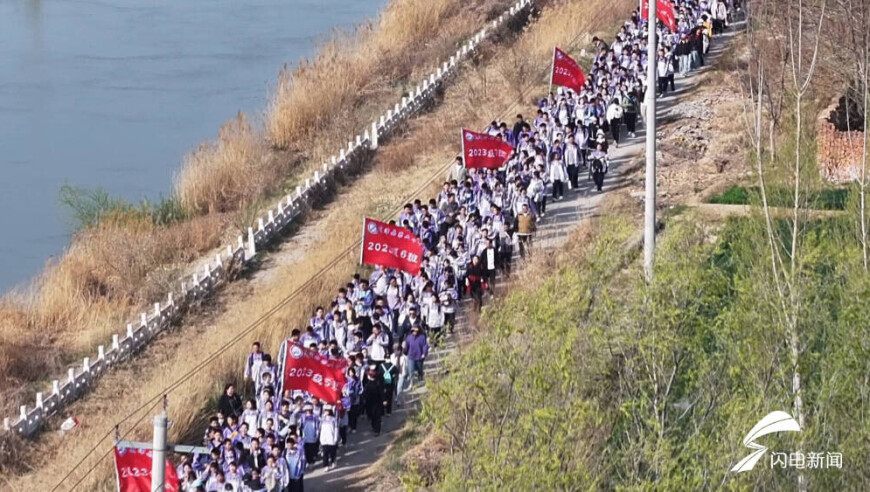 7777788888管家波凤凰,上海轨道交通禁止吸烟,展开解析落实_户外版V15.54